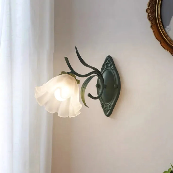 FloraGlow - Flower Wall Lamp with Elegant Blossom Design for Soft and Serene Ambiance