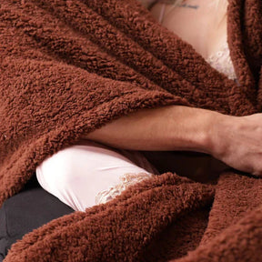 AquaLux - Luxurious waterproof blanket for worry-free relaxation